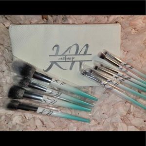 They are new because it is my brand of brushes.